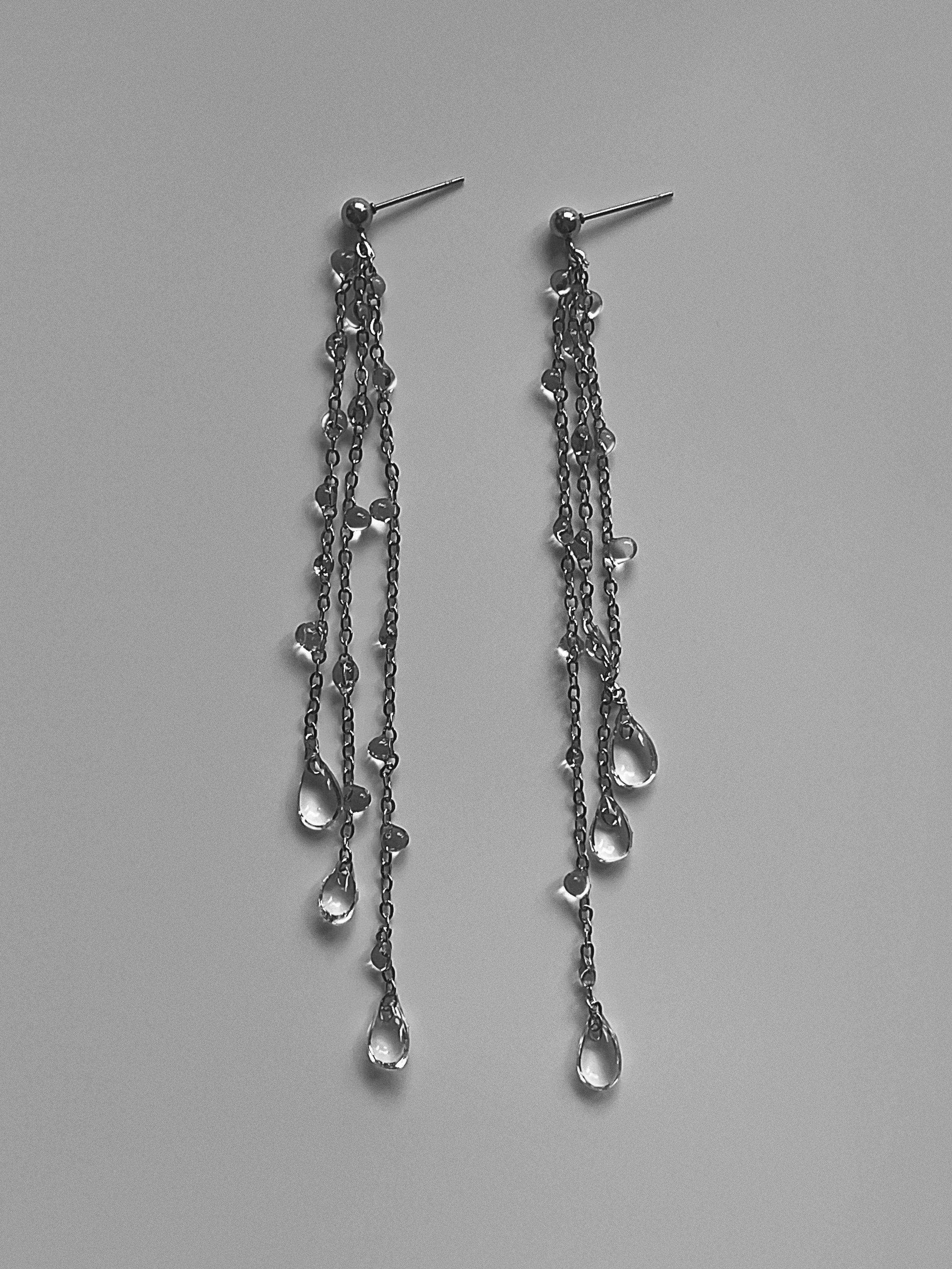 Minimal Dewdrops On Chain Earrings