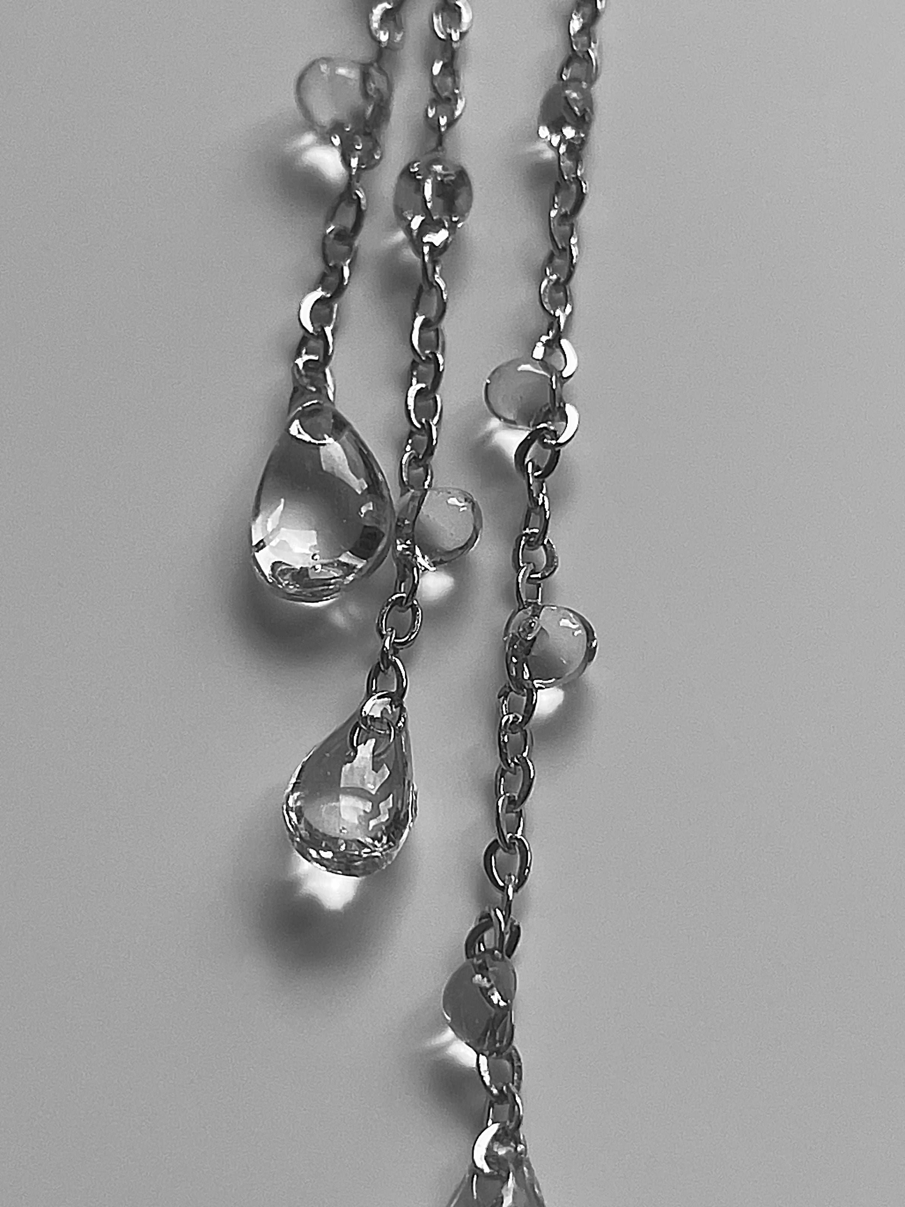 Minimal Dewdrops On Chain Earrings